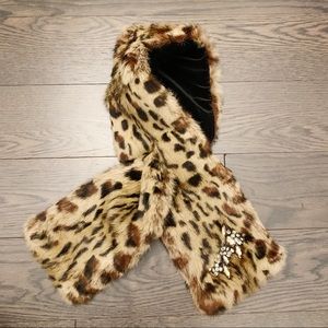 Adrienne Landau fur scarf